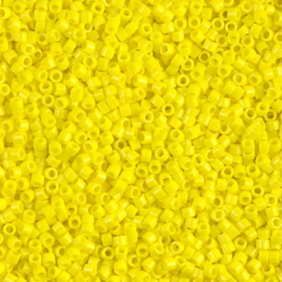 Sachet de 8g de perles Miyuki Delica 11/0 Opaque Yellow - DB0721